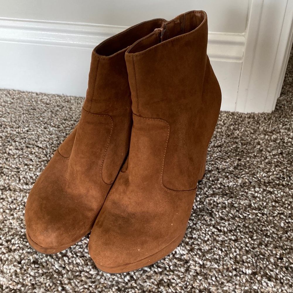 High heel boots